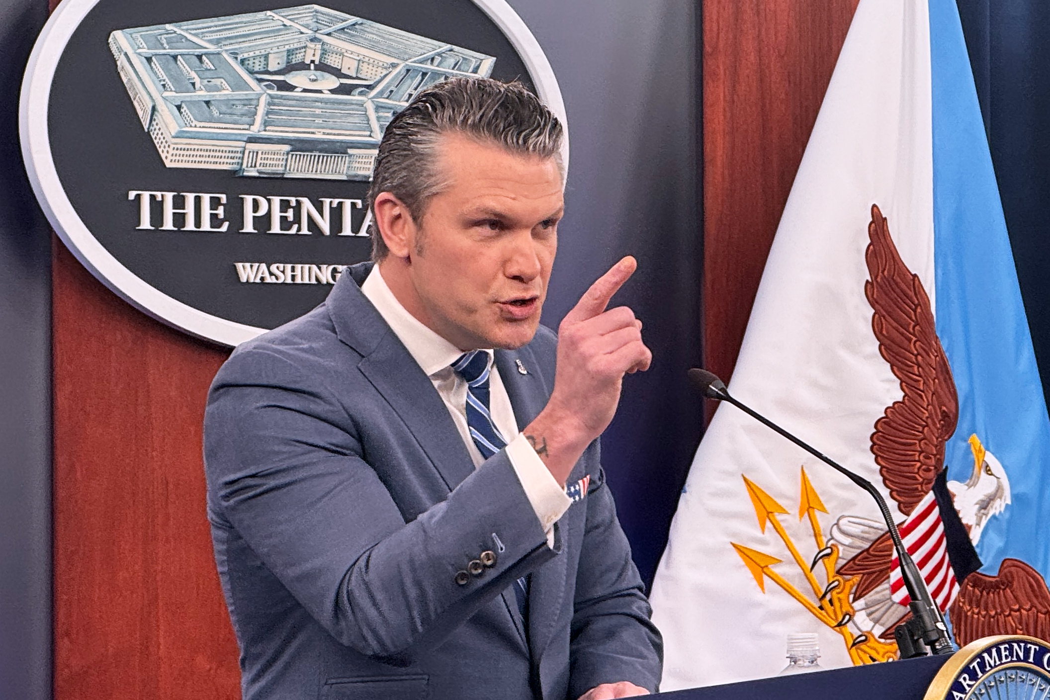 Šta se dešava u Pentagonu? Pit Hegset stopirao unapređenja svim ženama i pojedinim Afroamerikancima