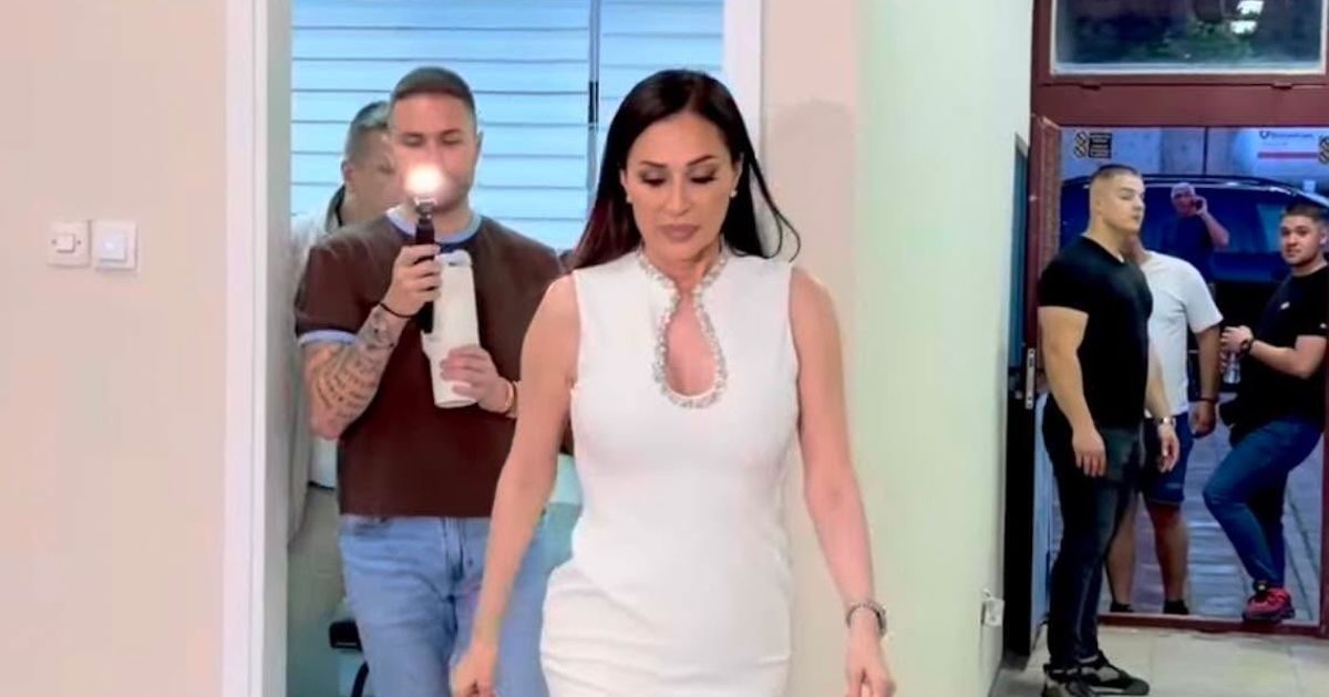 Ceca u belom miniću zapalila Zaječar! Obratila se masi, pa odmah preduzela potez: 