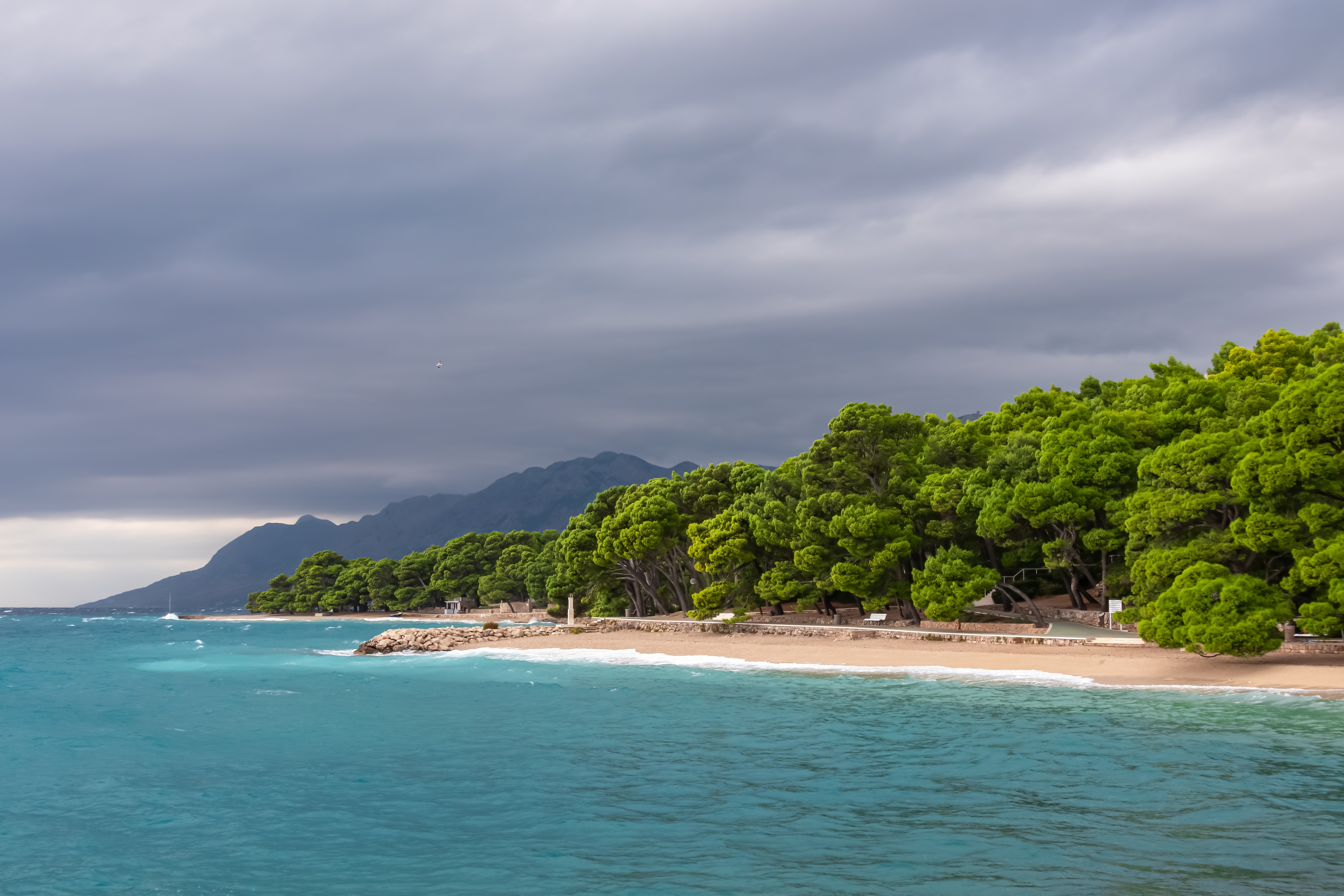 Izronilo čudovište iz Vranjica: Na plaži u Hrvatskoj pronađen jedan od najopasnijih oblika azbesta!