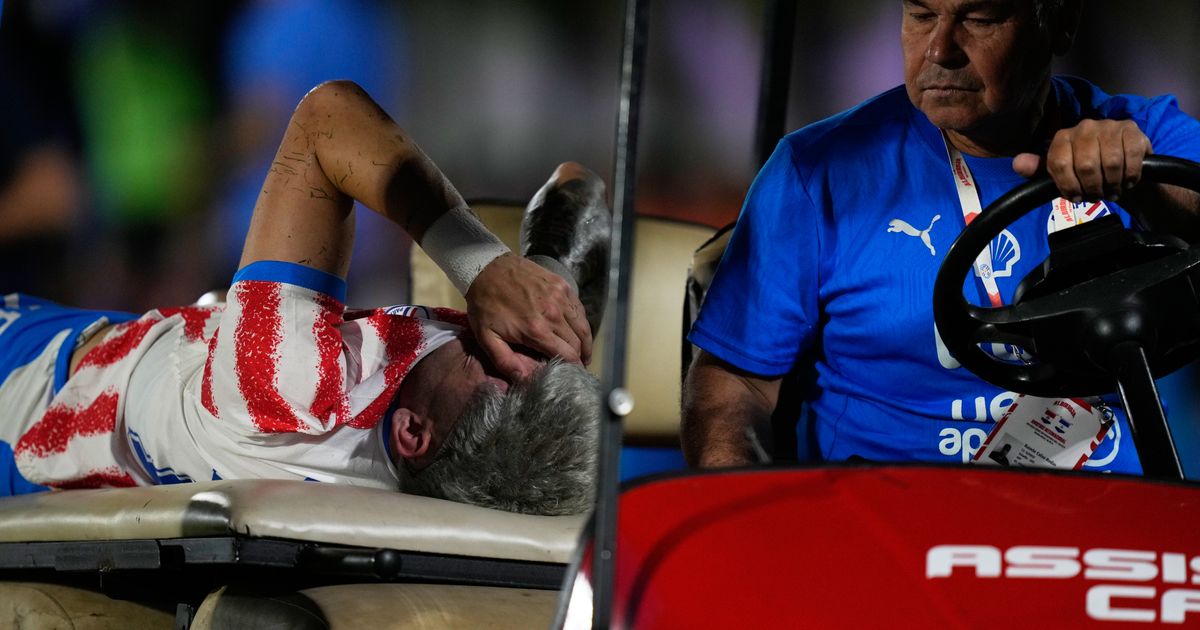 Užas za crveno-bele pred početak SP, najbolji igrač se povredio, plakao kao kiša dok su ga iznosili sa terena