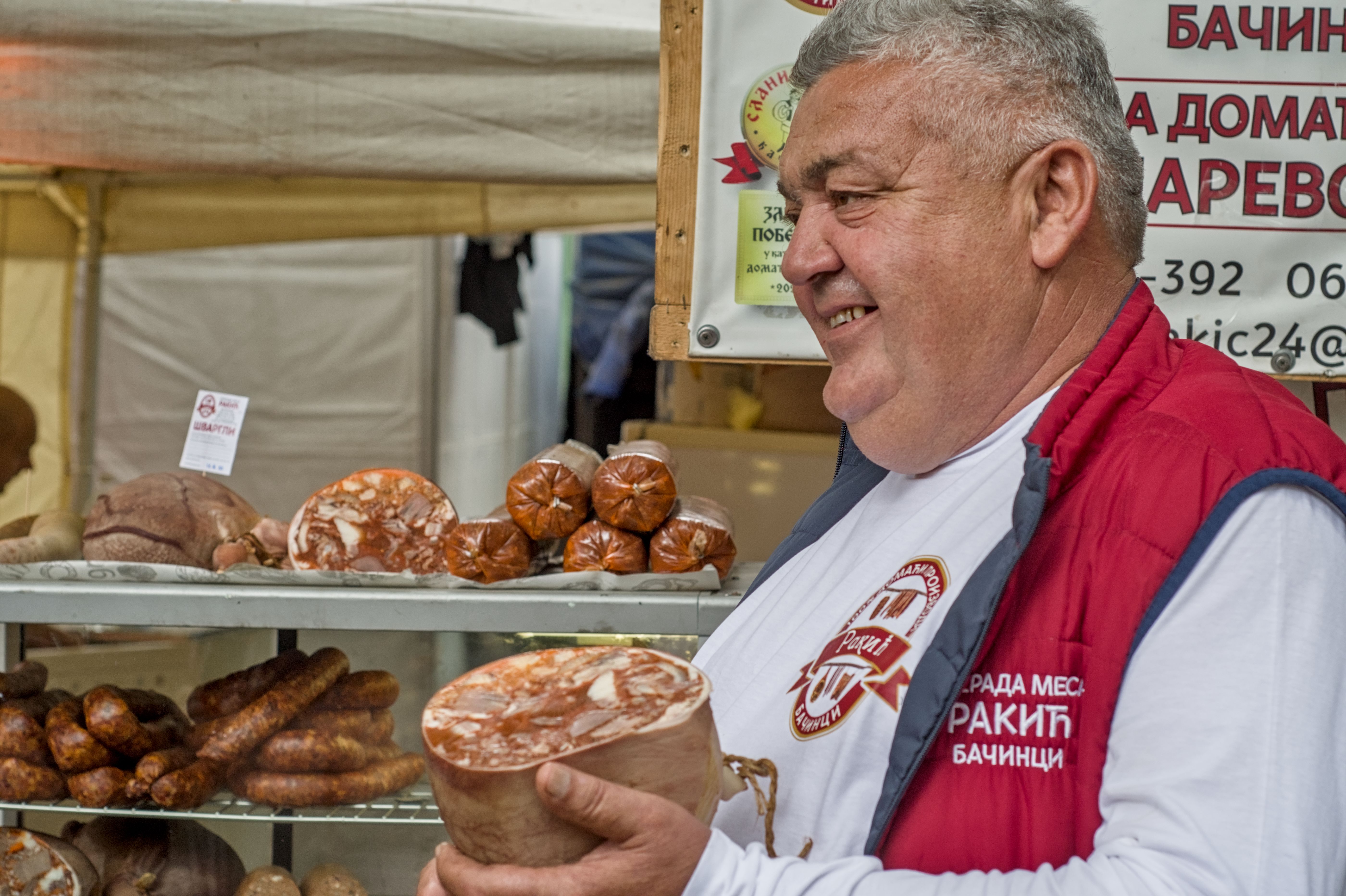 Da li biste probali delikates od SVINJSKE GLAVE, SRCA I JEZIKA? Branimir nam je otkrio tajnu vrhunske švargle
