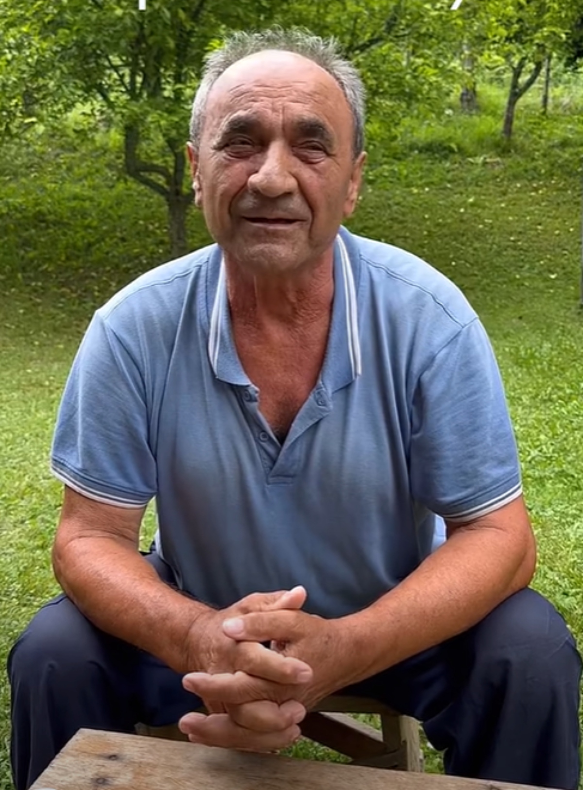 Simeon živi sa 13 ZMIJA, gde god se okreneš ima ih: "One se sunčaju, a ja legnem pored njih"