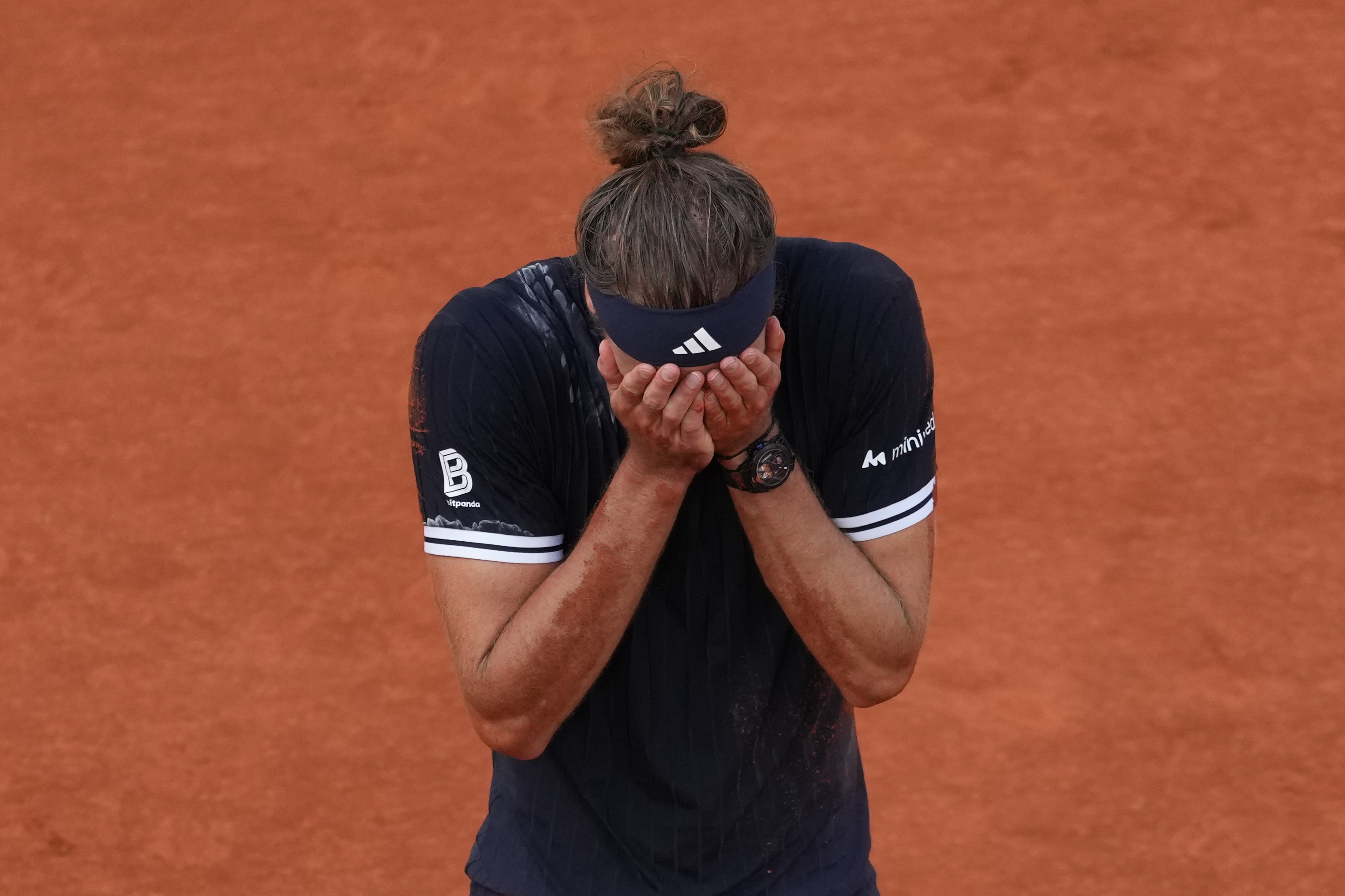 Zverev nikad emotivniji nakon osvajanja Rolan Garosa: "Ovde sam kidao ligamente, igrao finale..."