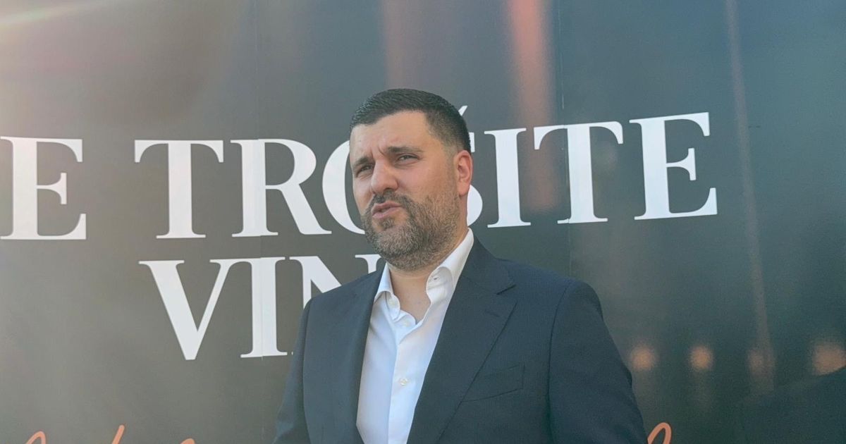 Nebojša Vojvodić na ivici suza, prvi put o porodič
