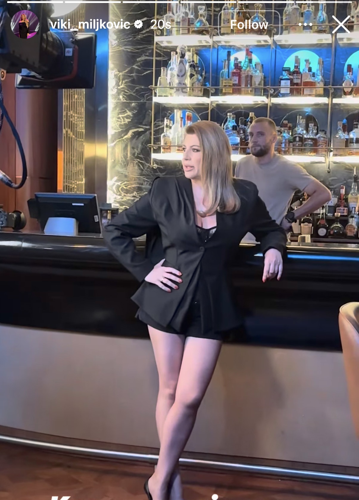 Filmska tehnologija, 50 ljudi na setu: Evo kako Viki snima prvi spot posle 17 godina