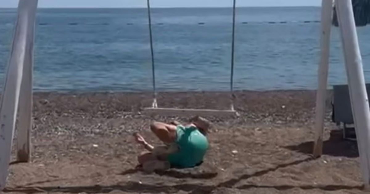 Đani se srušio nasred plaže, pao kao pokošen: Slađa ga snima
