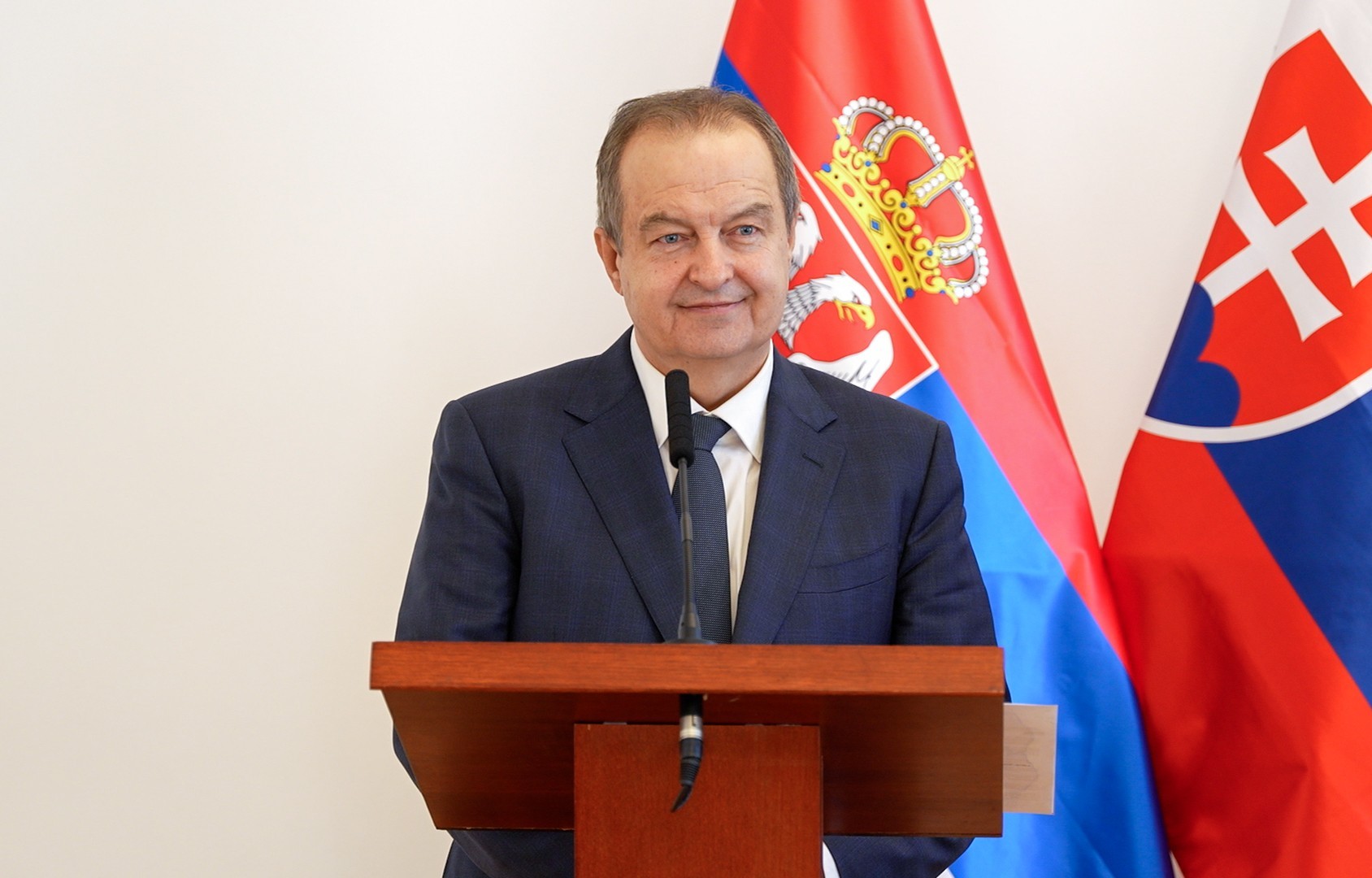 EMOTIVNI POVRATAK KORENIMA! Ivica Dačić posetio rodnu kuću svog oca: „Odatle je sve počelo“ (VIDEO)