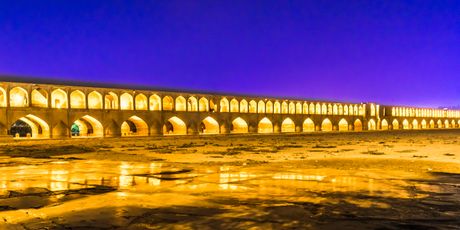Istorijski most Alahverdi Kan (Si-o-Se Pol) u Isfahanu, Iran