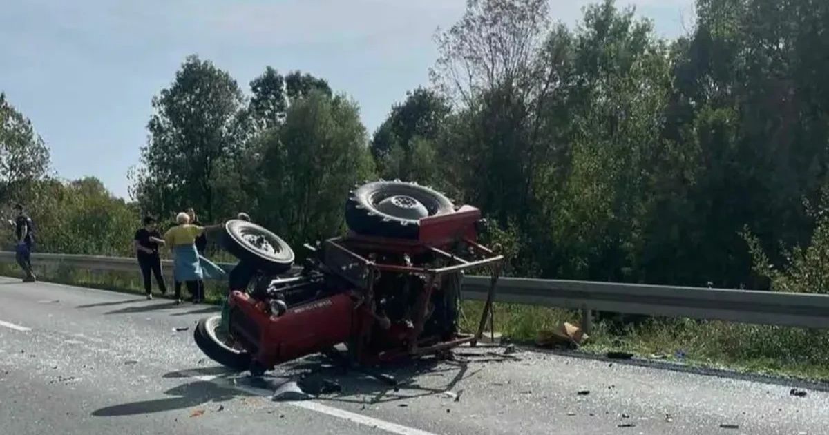 Teška nesreća u Novom Pazaru: Traktor se prevrnuo tokom prev