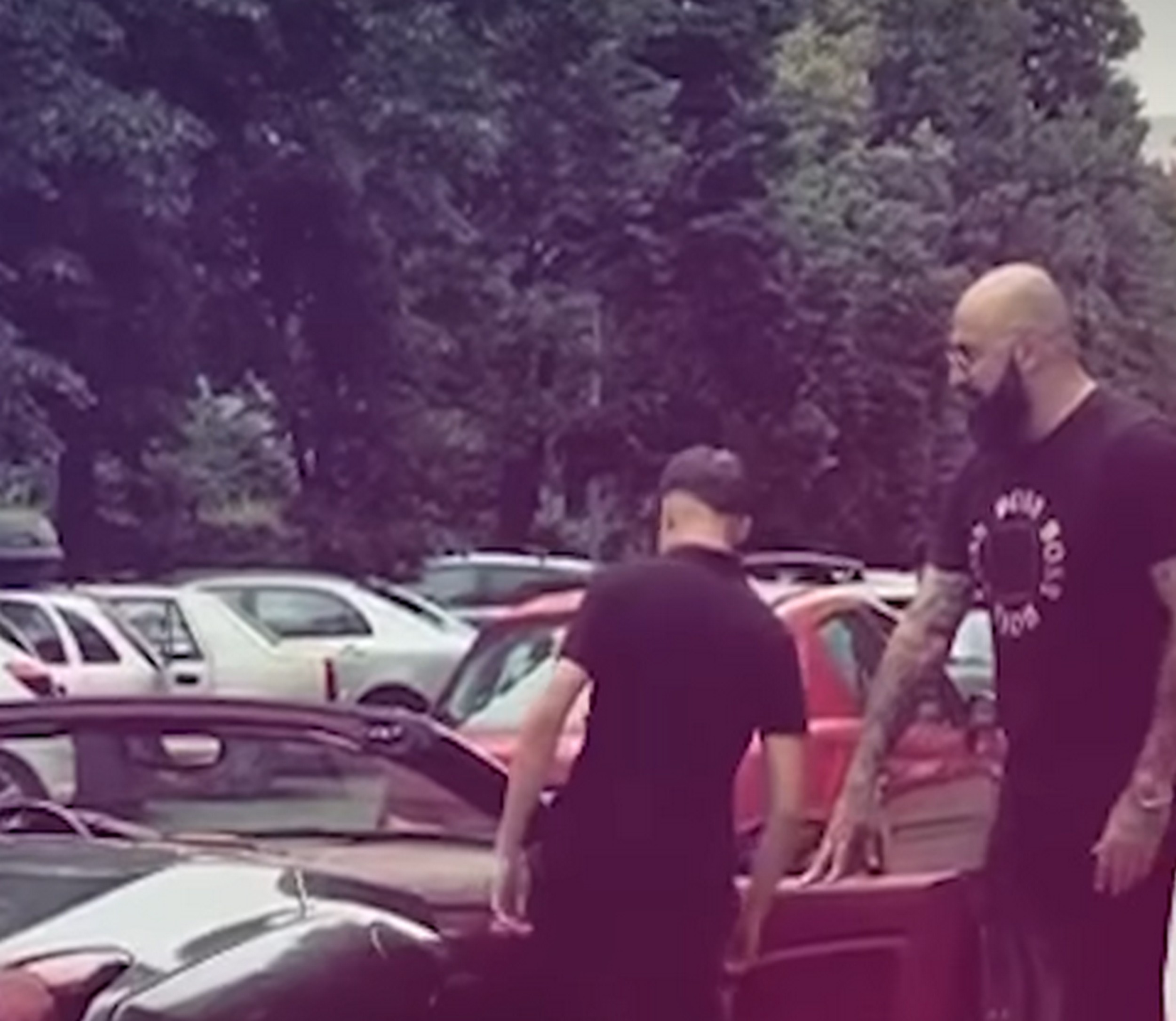 Gest vredan divljenja! Bivši košarkaš Zvezde rasplakao sve: Na maturu poveo sina pevača stradalog u Kočanima
