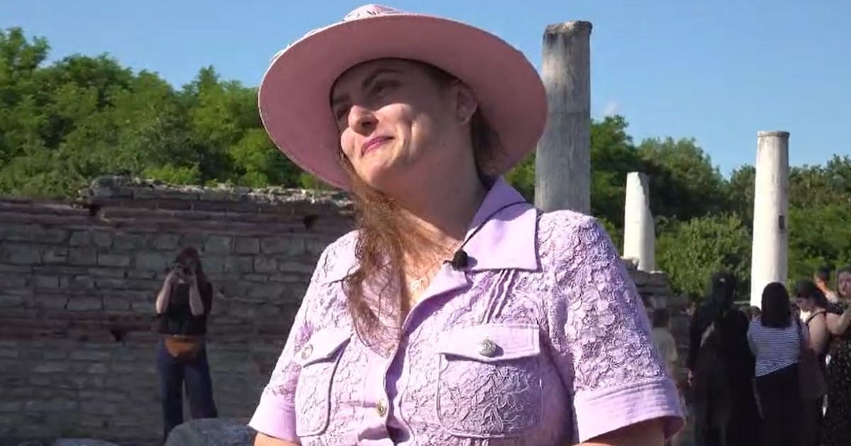 Danica Karić u ambijentu Feliks Romulijane promovi