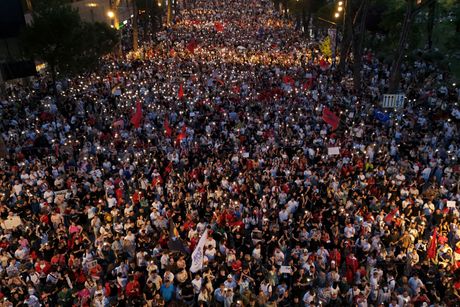 Albanija, Tirana, protesti
