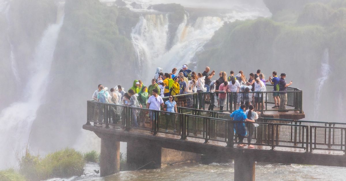 Turista rizikovao život zbog telefona na čuvenim v