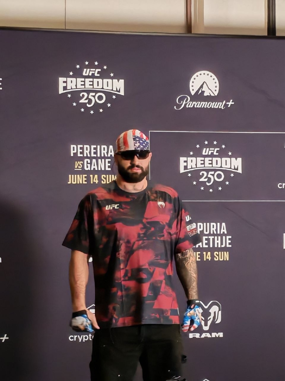 "Da skinem svoje pantalone, da gađam Trampa...": Džoš Hukit šokirao sve rečima pred UFC spektakl u Beloj kući