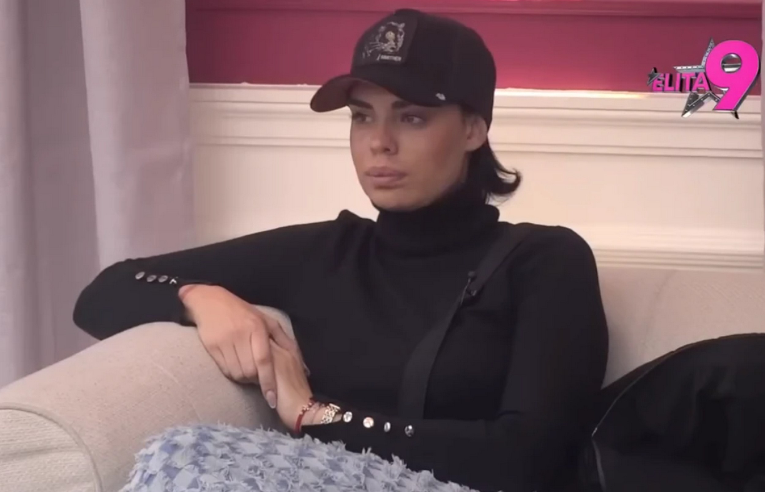 Drama u Eliti! Mina Vrbaški jutros pokušala da pobegne: U cik zore se popela na ogradu, reagovalo obezbeđenje