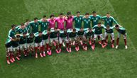 Meksiko - Južna Afrika: Neverovatna šansa za domaćina već u 5. minutu, već je moglo da bude 1:0!