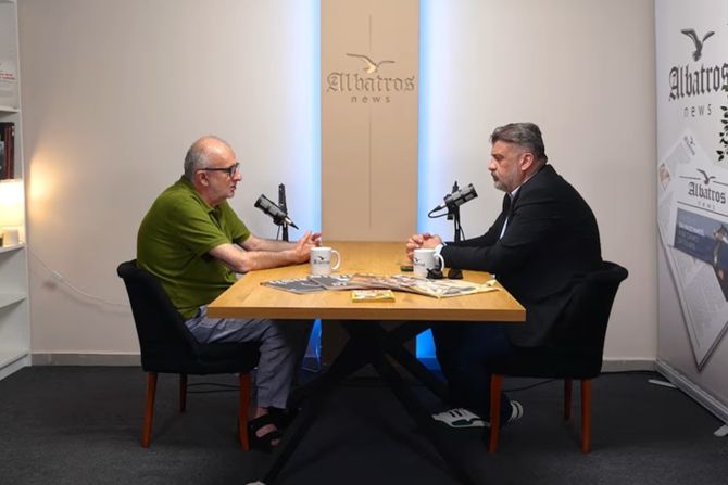 Skoro neviđeni skandal: Zoran Ćirjaković V. gimnaziju nazvao “vulkanom zla”, a đake “malim gadovima”! – Vijesti
