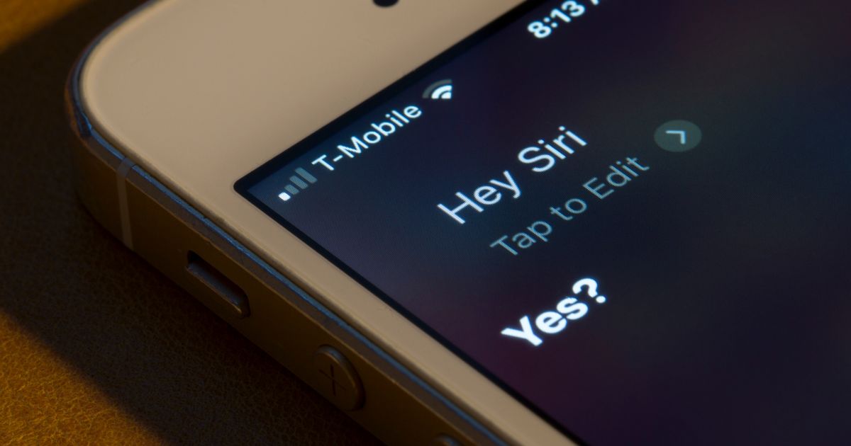 Apple запретил любовь с роботами: Новая Siri AI никогда не станет вашей девушкой