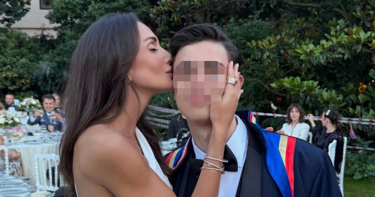 Сын Эмине Яхович окончил школу: певица поделилась снимками с празднования