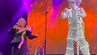 Neobična maskota i mlazevi vatre na sceni: Ćana započela koncert, publiku čekalo pravo iznenađenje