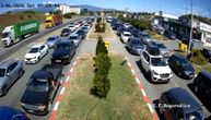 Srbi zarobljeni na granici sa Grčkom: Kolonama na granici se ne vidi kraj, jedva da se kreću!