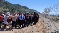 Situacija u Albaniji na tački ključanja: Demonstranti srušili ogradu oko gradilišta odmarališta Trampovog zeta