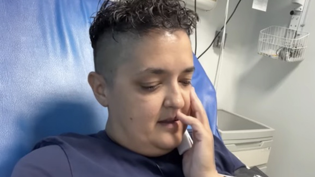 Marija Šerifović završila u bolnici, uvezli je u invalidskim kolicima: Pevačica proživela pakao