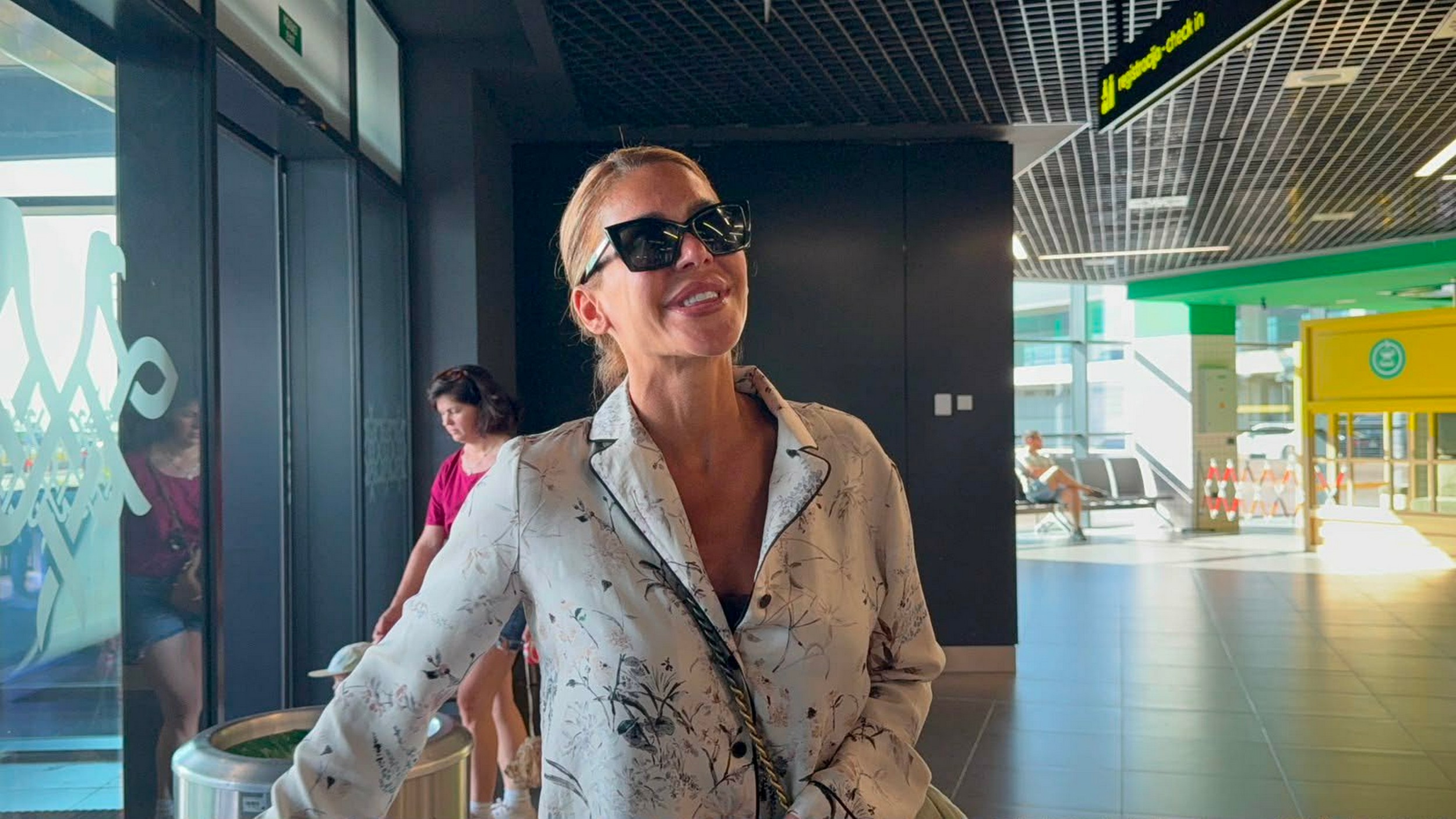 Marina Visković u pidžami! Pevačica sletela u Beograd u opuštenom izdanju: "Trenutno sam samo za krevet"