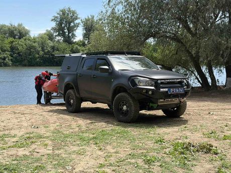 Tisa, Čamac, vatrogascio-spasioci potraga za dvojicom muškarca kod Halaš Čarde