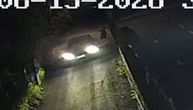 SNIMAK PUCNJAVE U SURČINU! Kinez izašao iz kola i ispalio hice u kuću (VIDEO)
