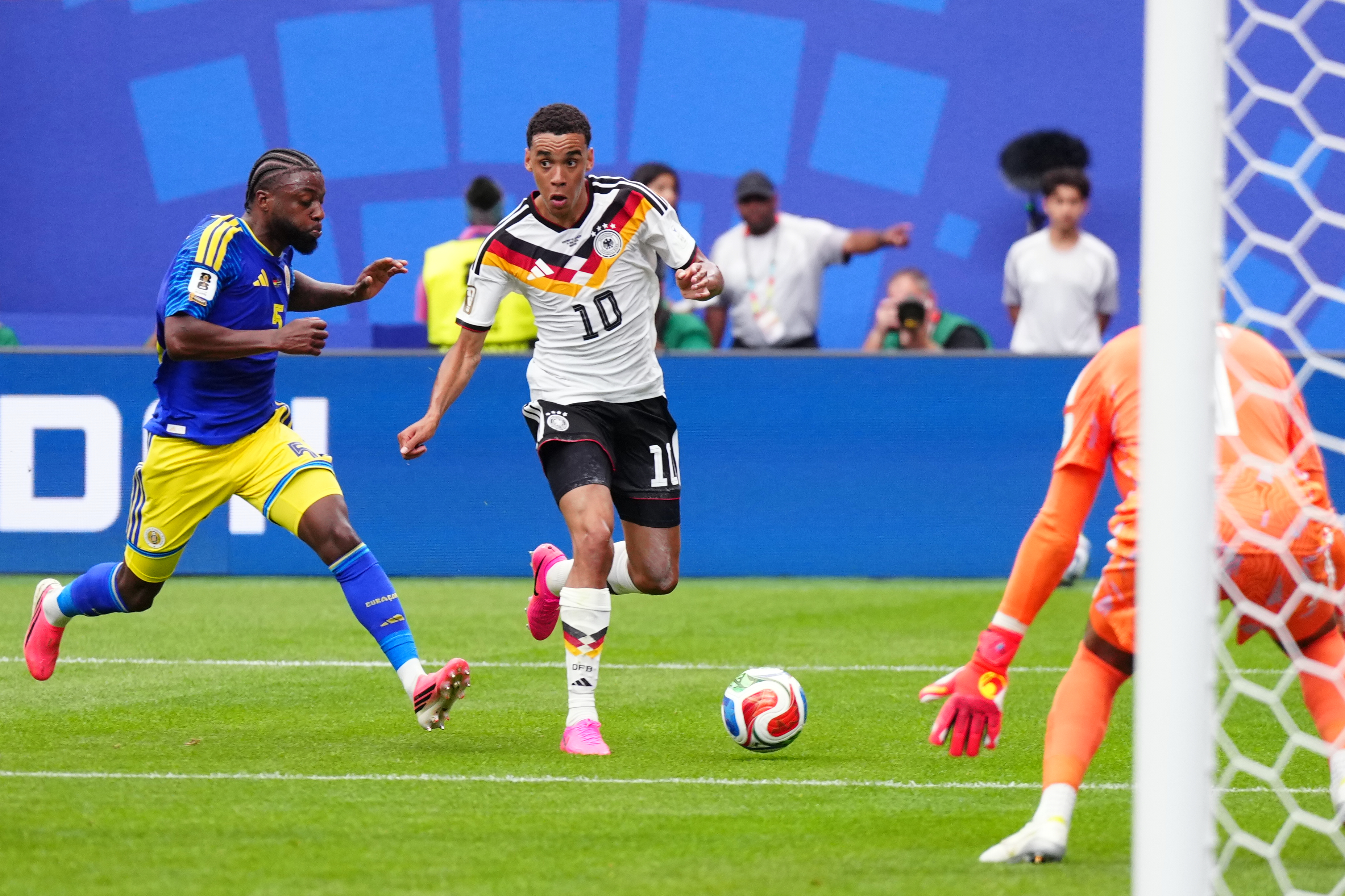 FIFA želi da Džamal Musijala zaboravi na Dr. Drea (tokom Mundijala)