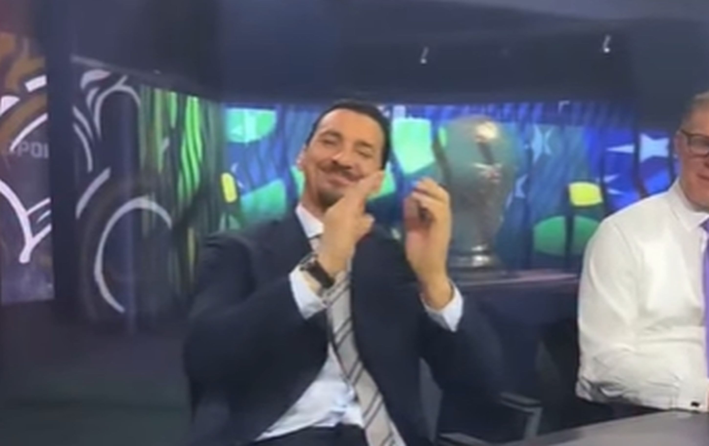 Pa, ovo je hit! Lepa Brena zagrmela na Mundijalu, Zlatan Ibrahimović puštao čuvenu srpsku pesmu Tjeriju Anriju