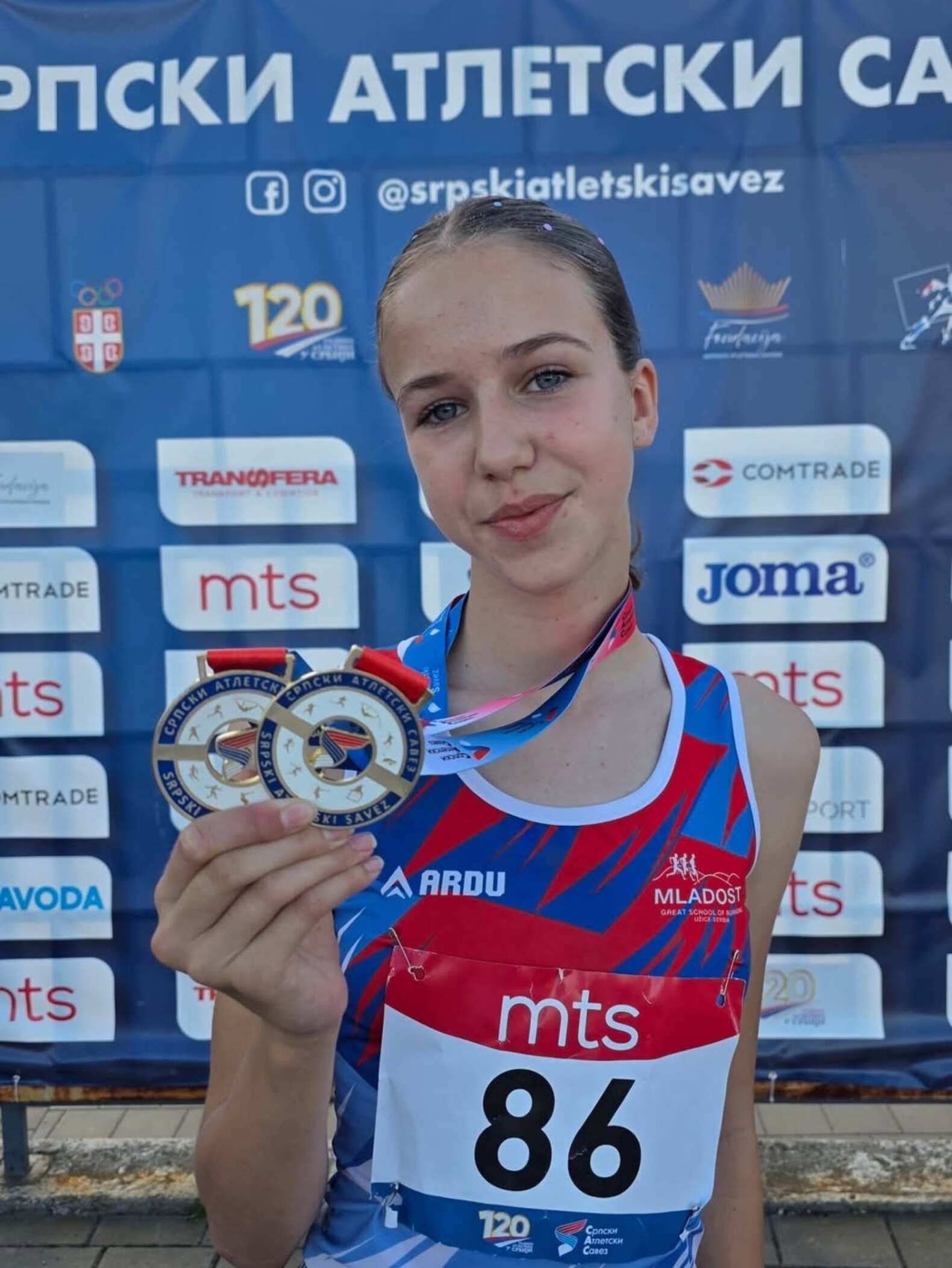 Najveće čudo srpske atletike, Dunja (13) osvojila 2 titule prvaka države, pobedila 4 godine starije koleginice