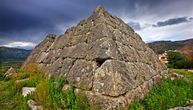 Jeste li čuli za grčke piramide? Prava antička zagonetka! Naučnici nisu sigurni čemu su služile