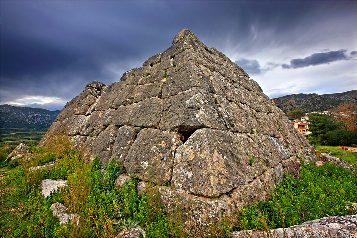 Jeste li čuli za grčke piramide? Prava antička zagonetka! Naučnici nisu sigurni čemu su služile
