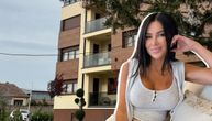 Evo šta smo zatekli u Rumi: Svi bruje o Stanijinom "golubarniku", a ovako izgleda zgrada! Ispred postavili...