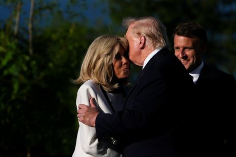 Donald Tramp i Brižit Makron