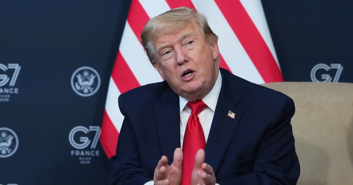 Трамп опасно претио Ирану: Поново ћемо бацати бомбе ако се не буду лепо понашали!