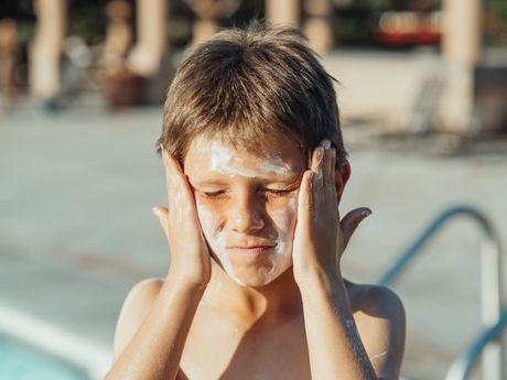 spf, krema za sunčanje, zaštita od sunca, sunčanje, plaža