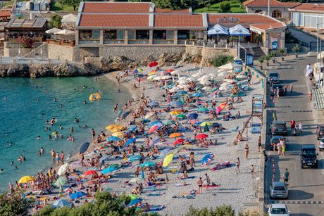 Utjeha, Crna Gora, plaža, letovanje
