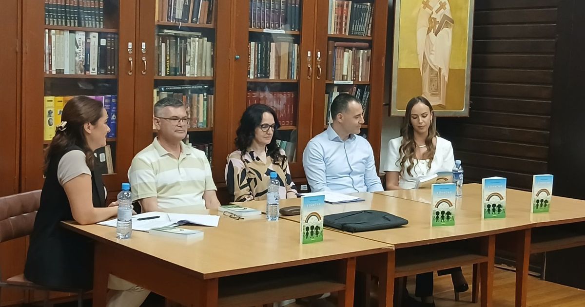 Вечер поэзии в Земуне: как стихи Горана Несторовича и «Эликсир жизни» наполнили библиотеку «Святой Савва»