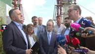 Predsednik Vučić prisustvuje spajanju konstrukcije na mostu preko Dunava