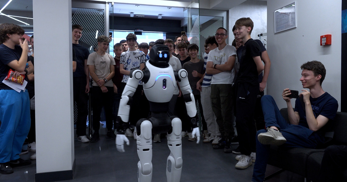 Comtrade-ove škole prve u Srbiji uvele humanoidne robote!