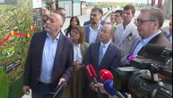 Predsednik Vučić prisustvuje spajanju konstrukcije na mostu preko Dunava