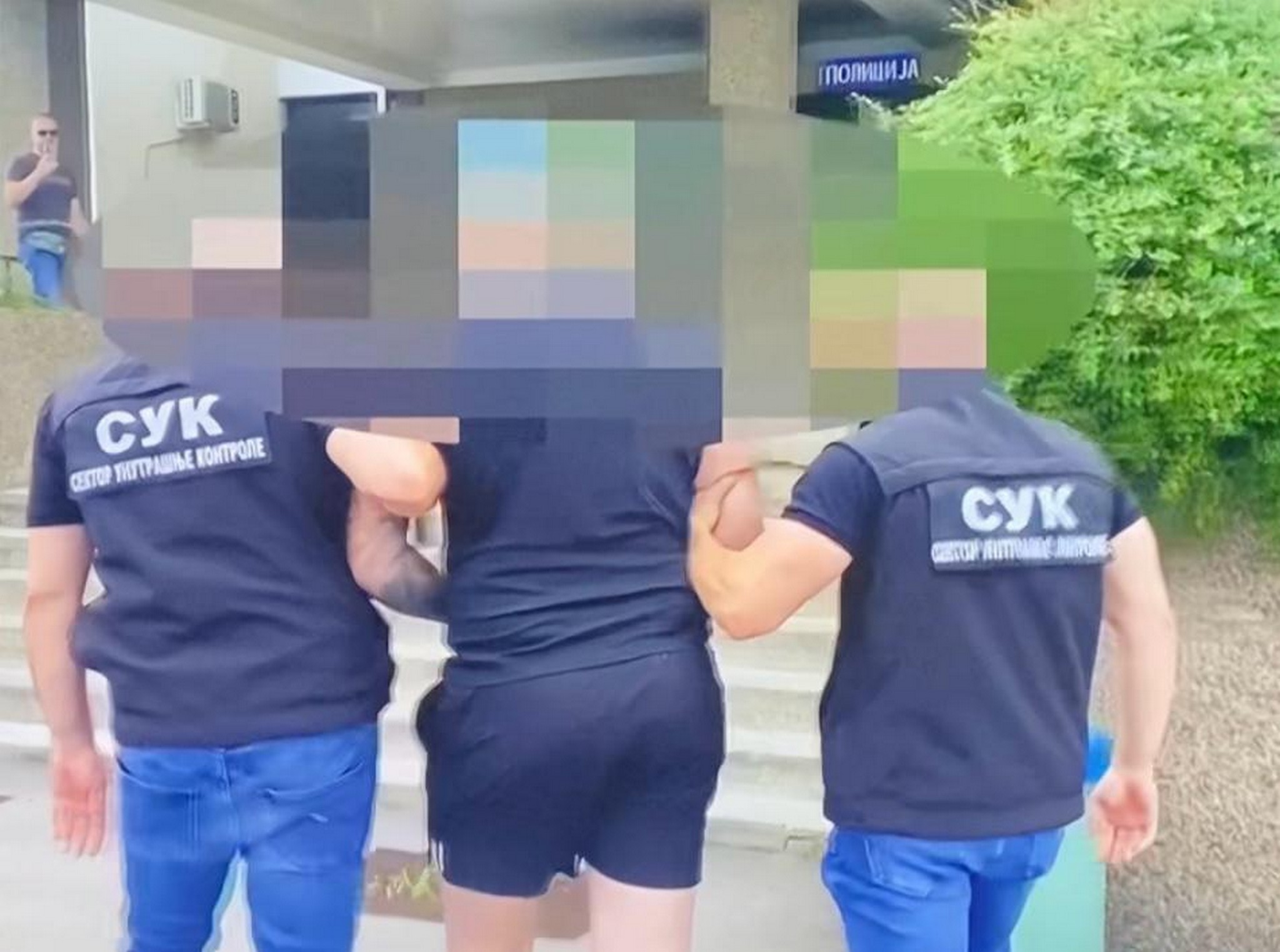 Za 50.000 evra sređivali srpske pasoše kriminalcima sa Interpolovih poternica: Veliko hapšenje u Novom Sadu