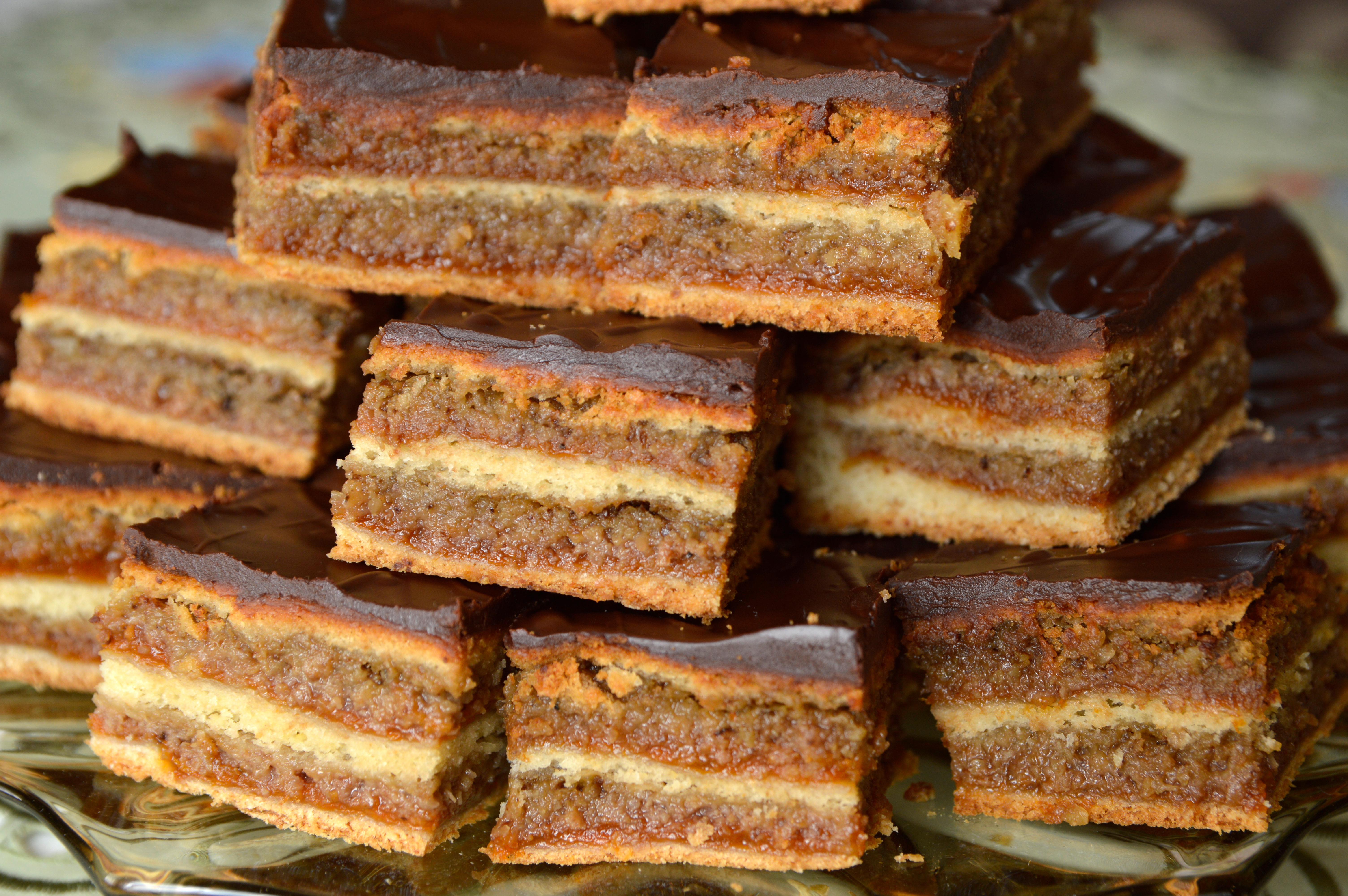 Prave domaće žerbo kocke se brzo naprave: Pekmez od kajsija i orasi su sve što vam treba da se zasladite
