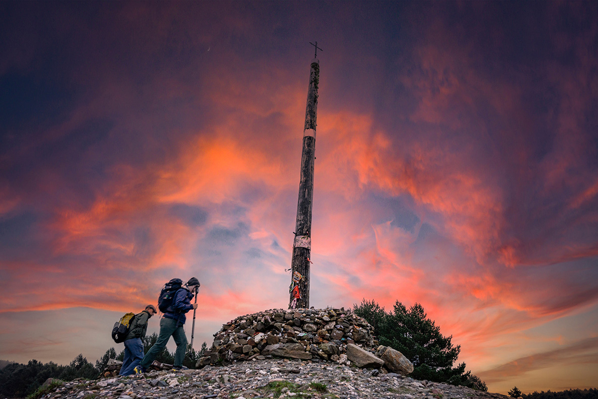 Ljudi pešače više od 500 kilometara sa KAMENOM u rancu: Ostavljaju ga na mestu koje ima POSEBNO ZNAČENJE