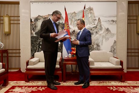 Vučić na otvaranju izložbe fotografija Sinhue, Aleksandar Vučić