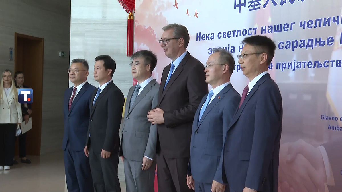 Aleksandar Vucic attends opening of Xinhua photo exhibition at Chinese Cultural Center in Belgrade