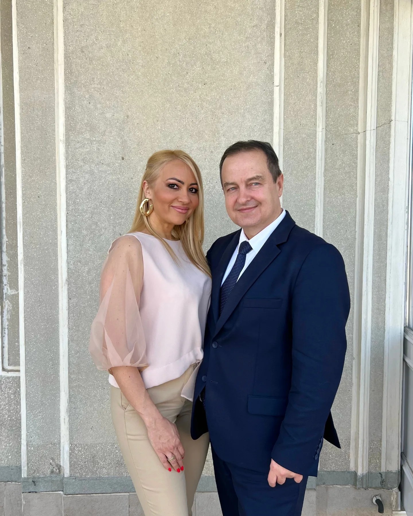 Ministar Dačić objavio fotografiju sa suprugom, uputio joj emotivne reči: "Moj anđeo čuvar"...